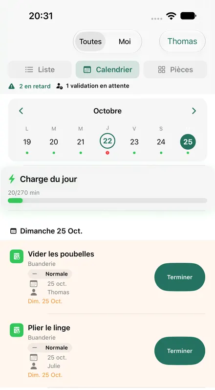 Calendrier NeatShift : le dimanche 25 octobre, 20 minutes prévues sur 270, avec les tâches de Thomas et Julie.